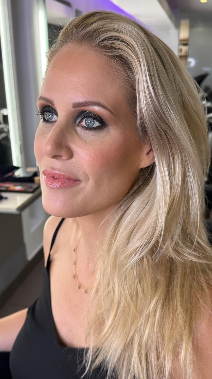 Maquillage smoky rosé — maquillage soirée Nouméa
